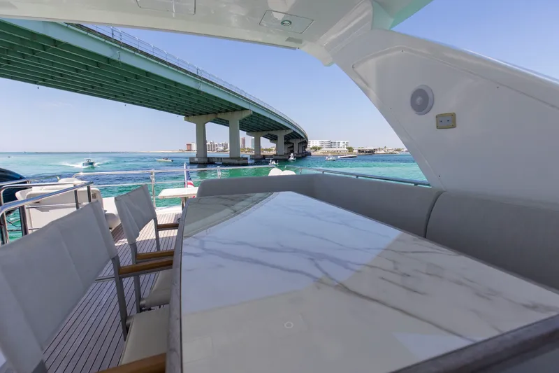 Slide: The Image of Azimut 60 FLY 2019 - 6113098