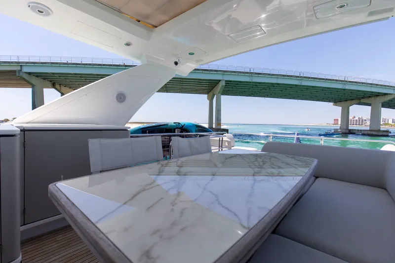 Slide: The Image of Azimut 60 FLY 2019 - 6113099