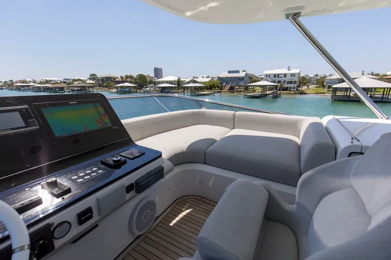Slide: The Image of Azimut 60 FLY 2019 - 6113102