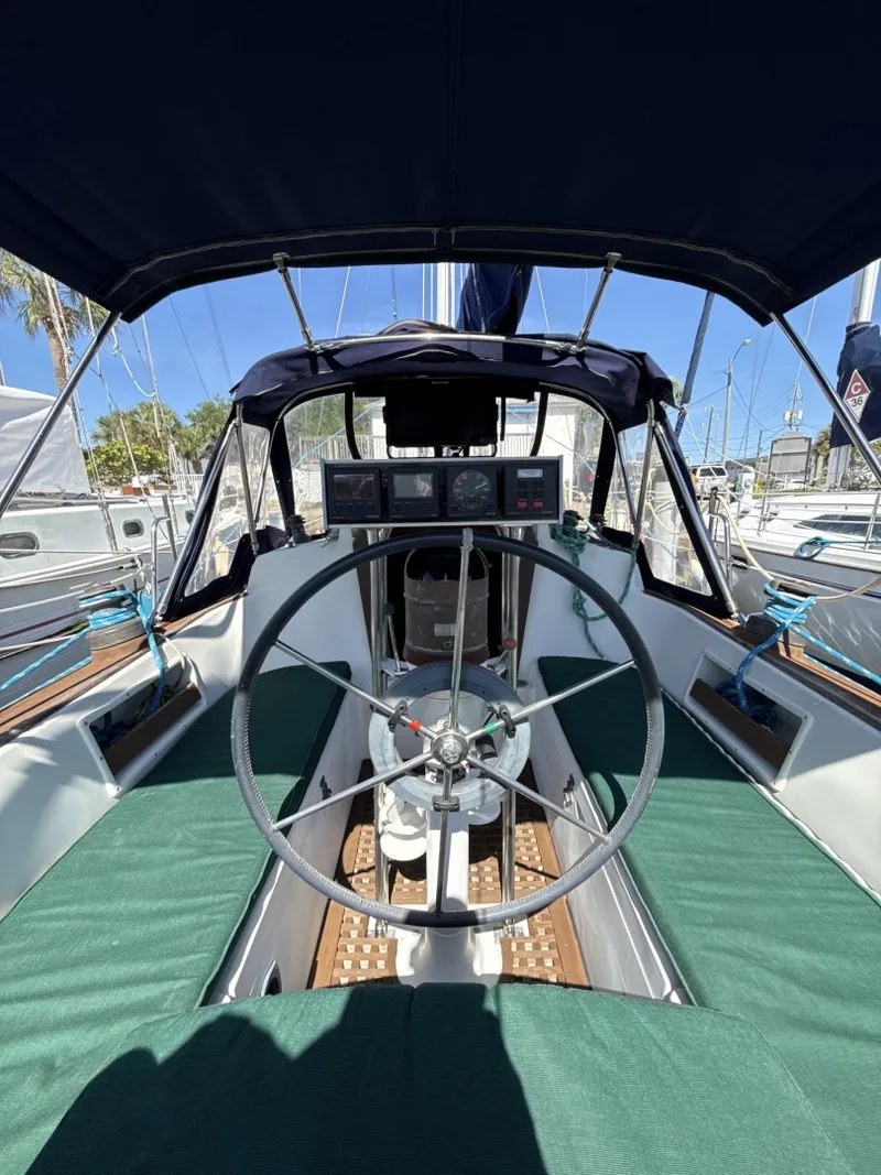 Slide: The Image of Pacific Seacraft 34 1987 - 6141976