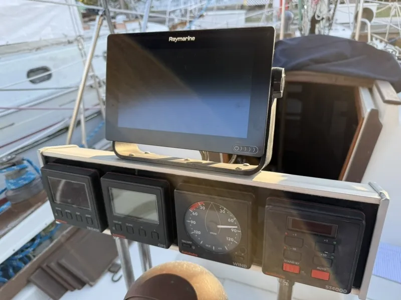 Slide: The Image of Pacific Seacraft 34 1987 - 6118075
