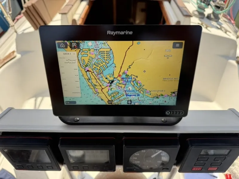 Slide: The Image of Pacific Seacraft 34 1987 - 6118072