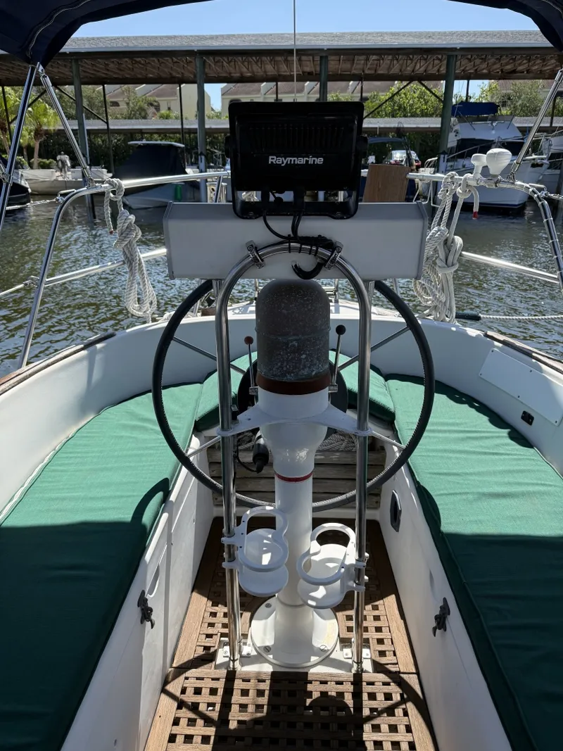 Slide: The Image of Pacific Seacraft 34 1987 - 6142012