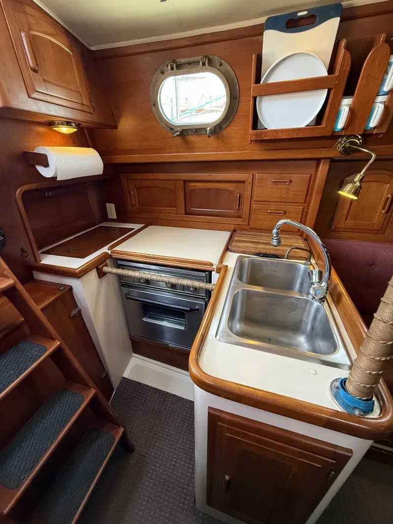 Slide: The Image of Pacific Seacraft 34 1987 - 6141983
