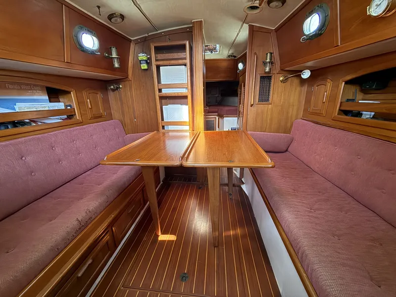 Slide: The Image of Pacific Seacraft 34 1987 - 6142010