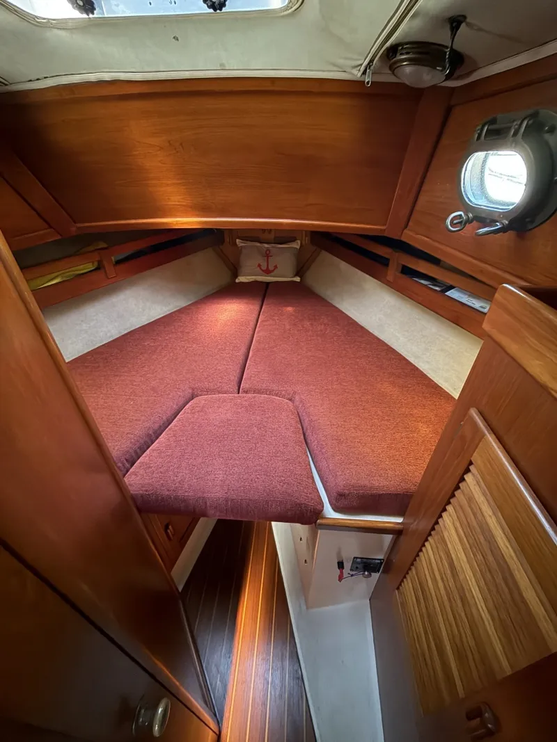 Slide: The Image of Pacific Seacraft 34 1987 - 6141984