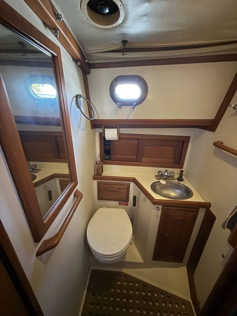 Slide: The Image of Pacific Seacraft 34 1987 - 6141985