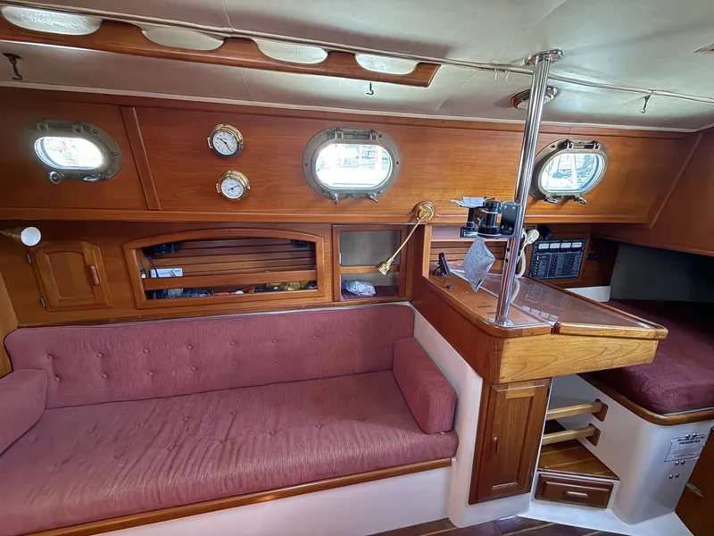 Slide: The Image of Pacific Seacraft 34 1987 - 6142020