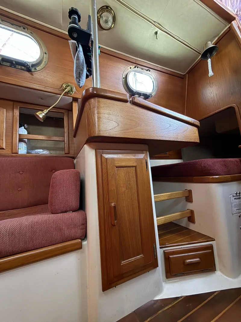 Slide: The Image of Pacific Seacraft 34 1987 - 6142011