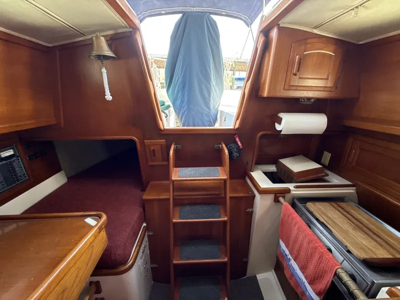 Slide: The Image of Pacific Seacraft 34 1987 - 6142019