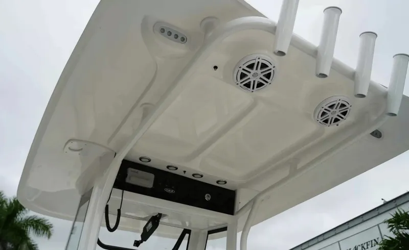 Slide: The Image of Sea Hunt Ultra 235SE 2026 - 6114093