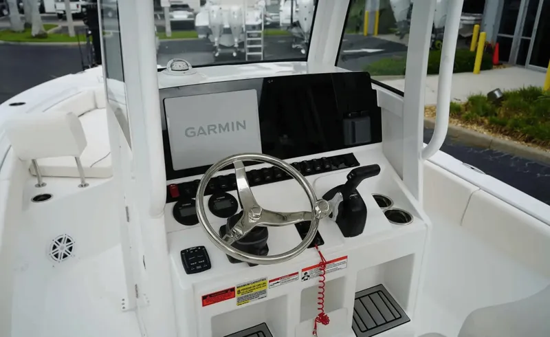 Slide: The Image of Sea Hunt Ultra 235SE 2026 - 6114087