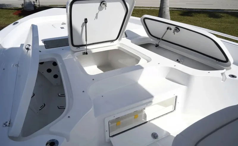 Slide: The Image of Sea Hunt BX 25 FS 2026 - 6114324