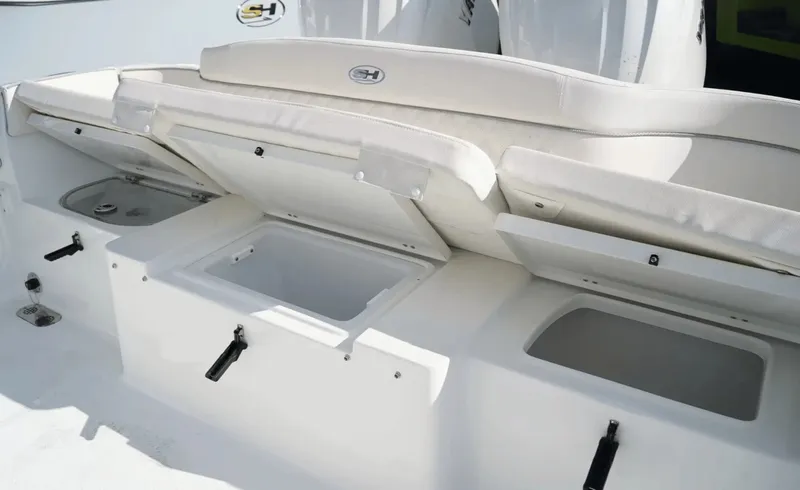 Slide: The Image of Sea Hunt Ultra 305SE 2026 - 6114664