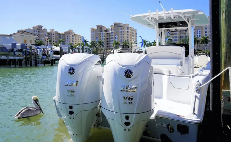 Slide: The Image of Sea Hunt Ultra 305SE 2026 - 6114650
