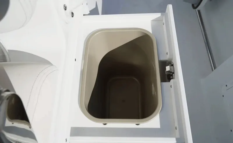 Slide: The Image of Sea Hunt Ultra 305SE 2026 - 6114675