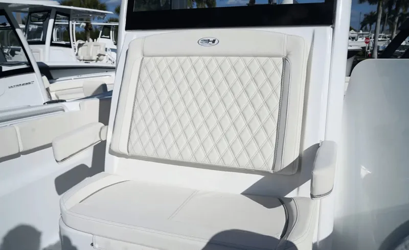 Slide: The Image of Sea Hunt Ultra 305SE 2026 - 6114663