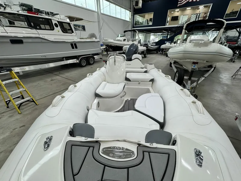 Slide: The Image of Zodiac Yachtline 440 DL NEO 2021 - 6114723
