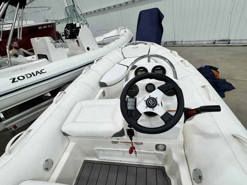 Slide: The Image of Zodiac Yachtline 440 DL NEO 2021 - 6114714
