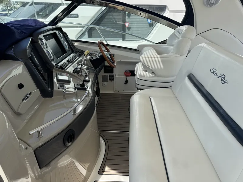 Slide: The Image of Sea Ray 420 Sundancer 2005 - 6114892