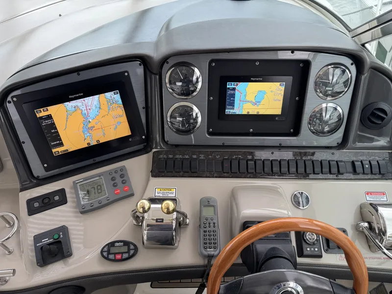 Slide: The Image of Sea Ray 420 Sundancer 2005 - 6114893