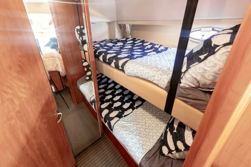 Slide: The Image of Meridian 490 Pilothouse 2004 - 7382709