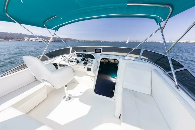 Slide: The Image of Meridian 490 Pilothouse 2004 - 6115332