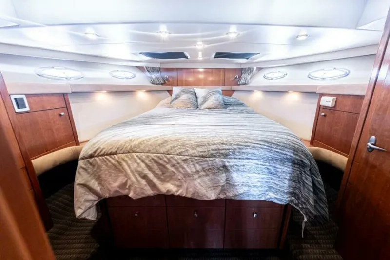 Slide: The Image of Meridian 490 Pilothouse 2004 - 7382707