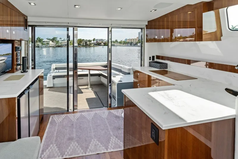Slide: The Image of Cruisers 46 CANTIUS 2022 - 6115162