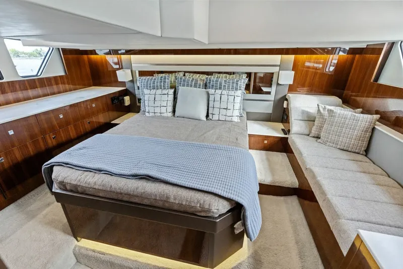 Slide: The Image of Cruisers 46 CANTIUS 2022 - 6115127
