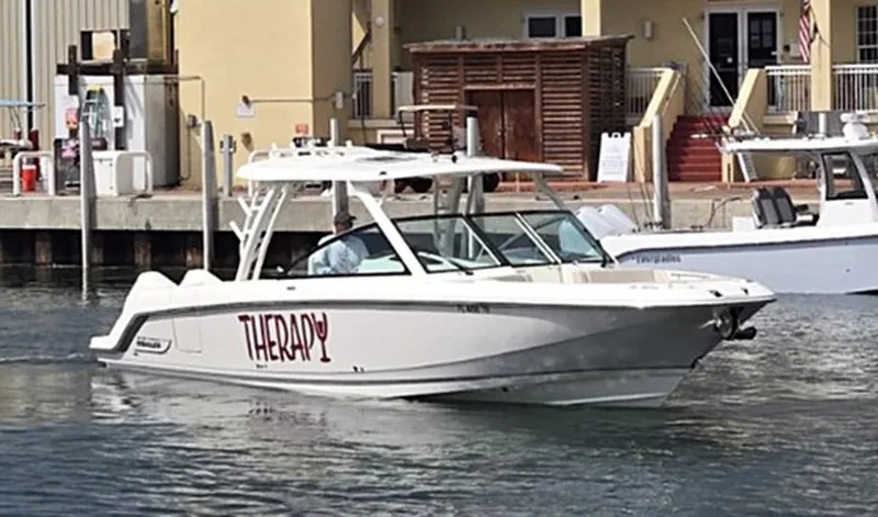 Slide: The Image of Boston Whaler 320 Vantage 2022 - 6115503
