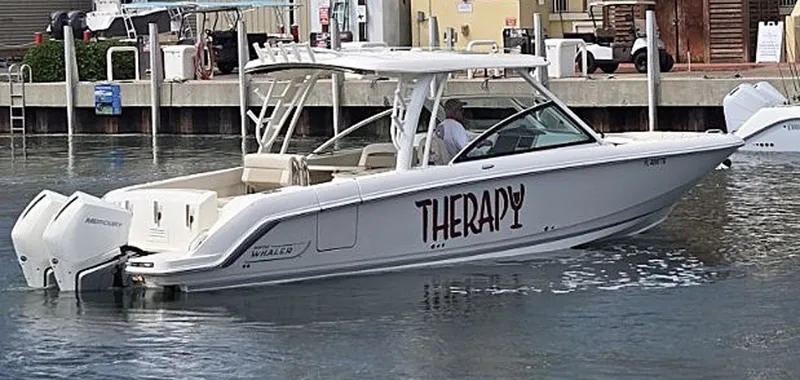 Slide: The Image of Boston Whaler 320 Vantage 2022 - 6115505