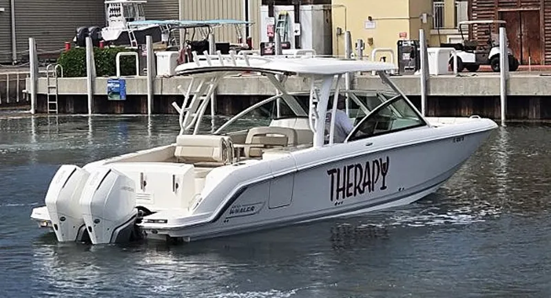 Slide: The Image of Boston Whaler 320 Vantage 2022 - 6115506