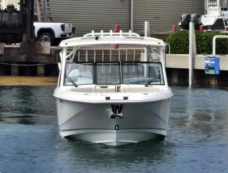 Slide: The Image of Boston Whaler 320 Vantage 2022 - 6115511