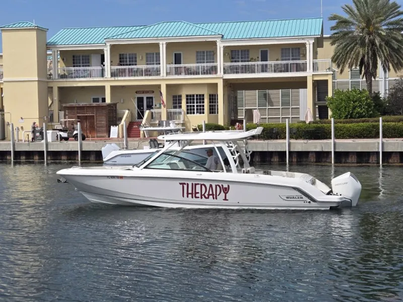 Slide: The Image of Boston Whaler 320 Vantage 2022 - 6115493