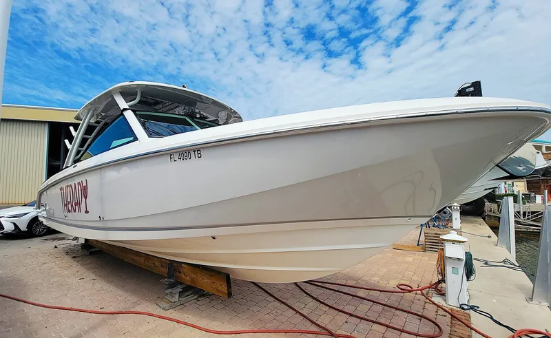 Slide: The Image of Boston Whaler 320 Vantage 2022 - 6115515