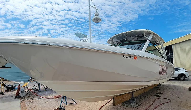 Slide: The Image of Boston Whaler 320 Vantage 2022 - 6115517