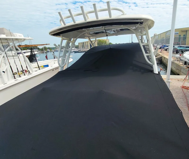 Slide: The Image of Boston Whaler 320 Vantage 2022 - 6115521