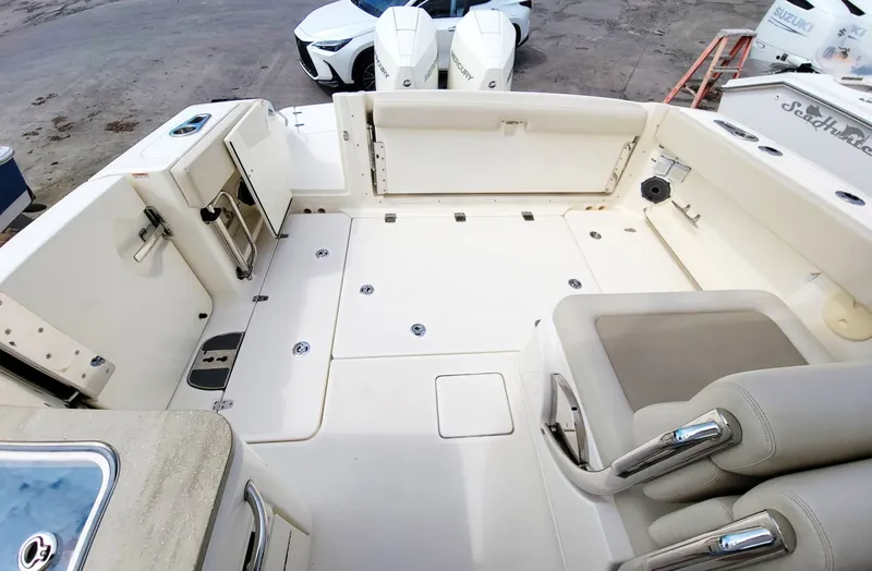 Slide: The Image of Boston Whaler 320 Vantage 2022 - 6115522
