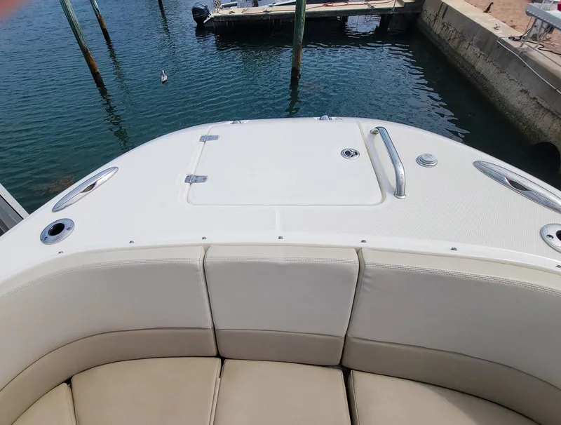 Slide: The Image of Boston Whaler 320 Vantage 2022 - 6115545