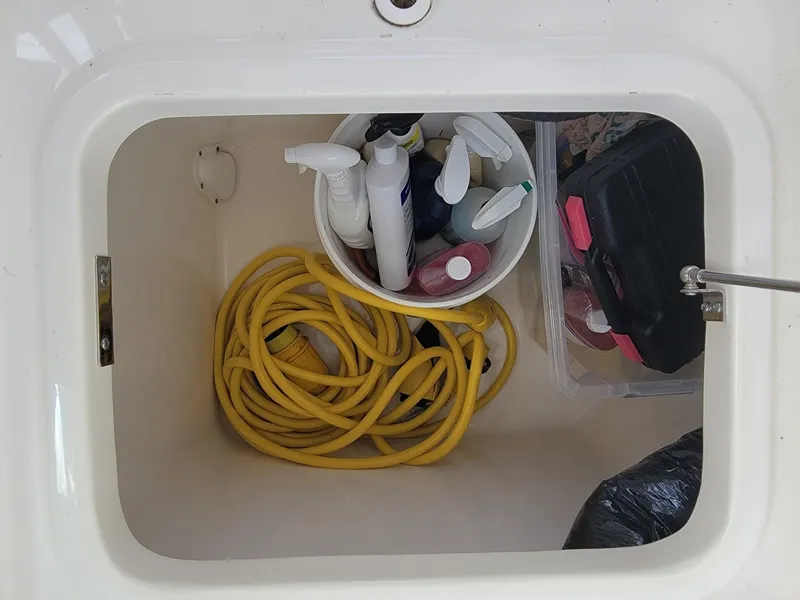 Slide: The Image of Boston Whaler 320 Vantage 2022 - 6115551