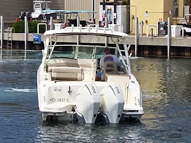 Slide: The Image of Boston Whaler 320 Vantage 2022 - 6115554