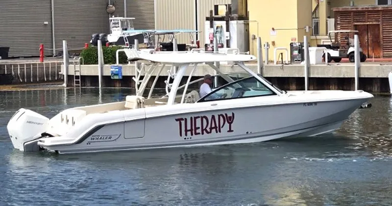 Slide: The Image of Boston Whaler 320 Vantage 2022 - 6115500