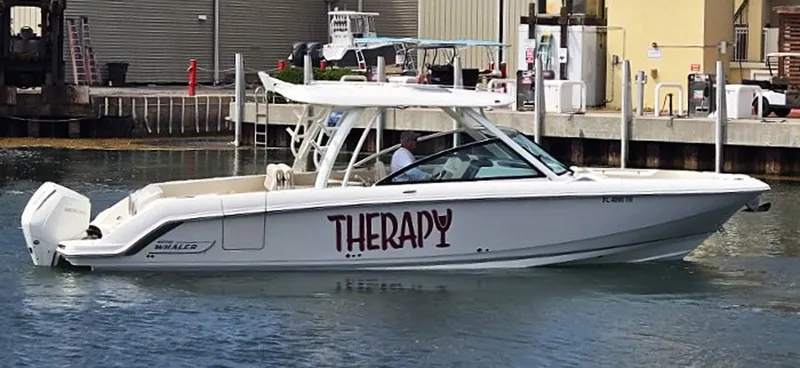 Slide: The Image of Boston Whaler 320 Vantage 2022 - 6115501