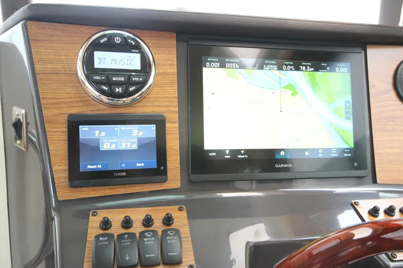 Slide: The Image of Ranger Tug R-25 w/Custom Trailer 2025 - 6116644