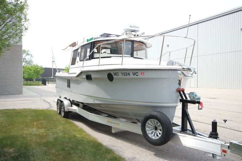 Slide: The Image of Ranger Tug R-25 w/Custom Trailer 2025 - 6116602