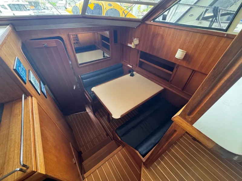 Slide: The Image of Chris-Craft 44 Sedan 1987 - 6116624