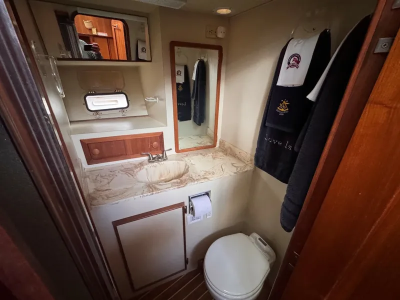 Slide: The Image of Chris-Craft 44 Sedan 1987 - 6116627