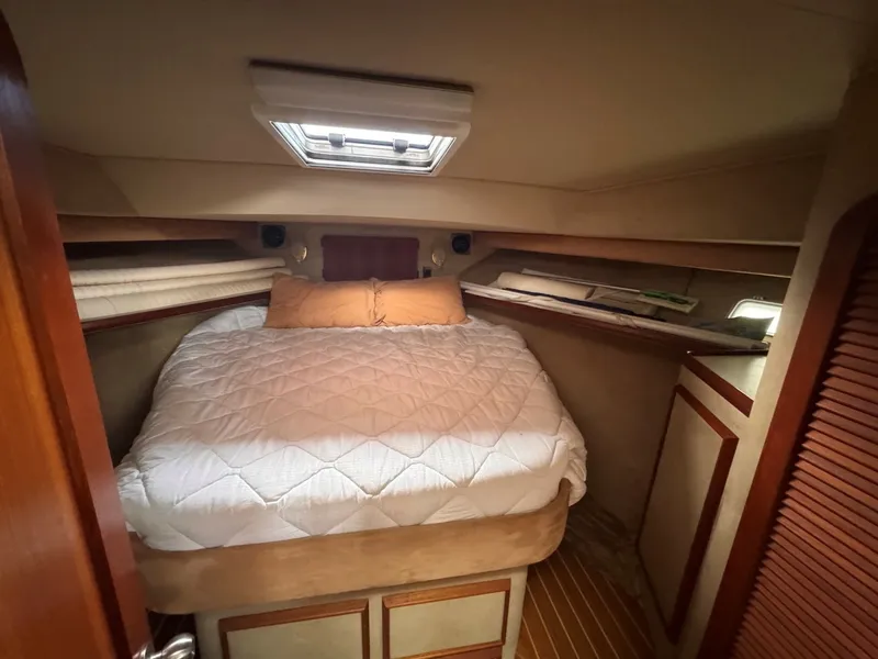 Slide: The Image of Chris-Craft 44 Sedan 1987 - 6116630