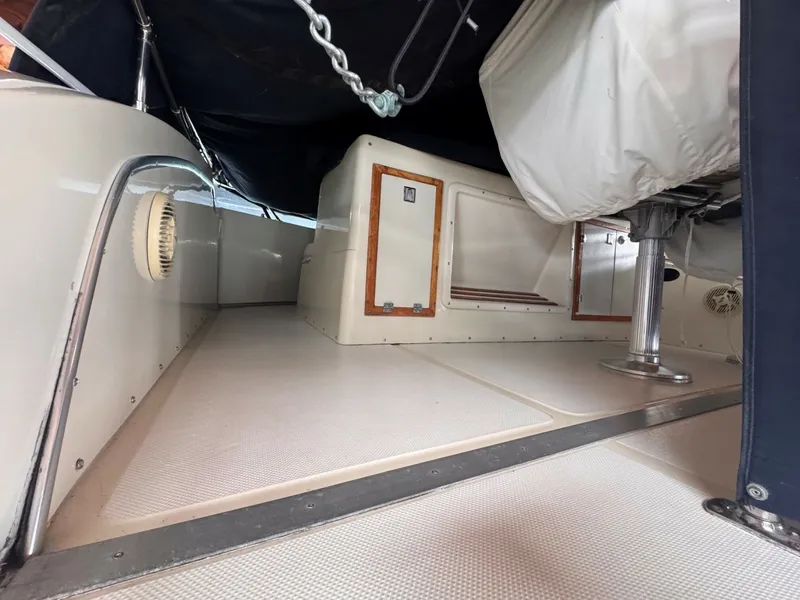 Slide: The Image of Chris-Craft 44 Sedan 1987 - 6116632